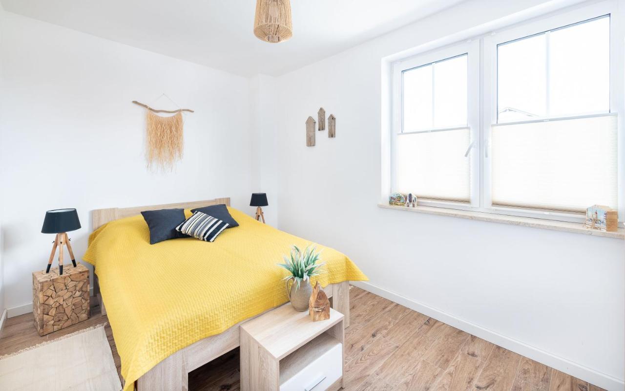 Dom Latarnika Apartment Jaroslawiec Bagian luar foto