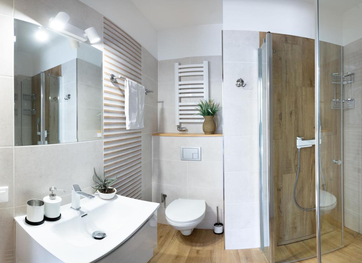 Dom Latarnika Apartment Jaroslawiec Bagian luar foto
