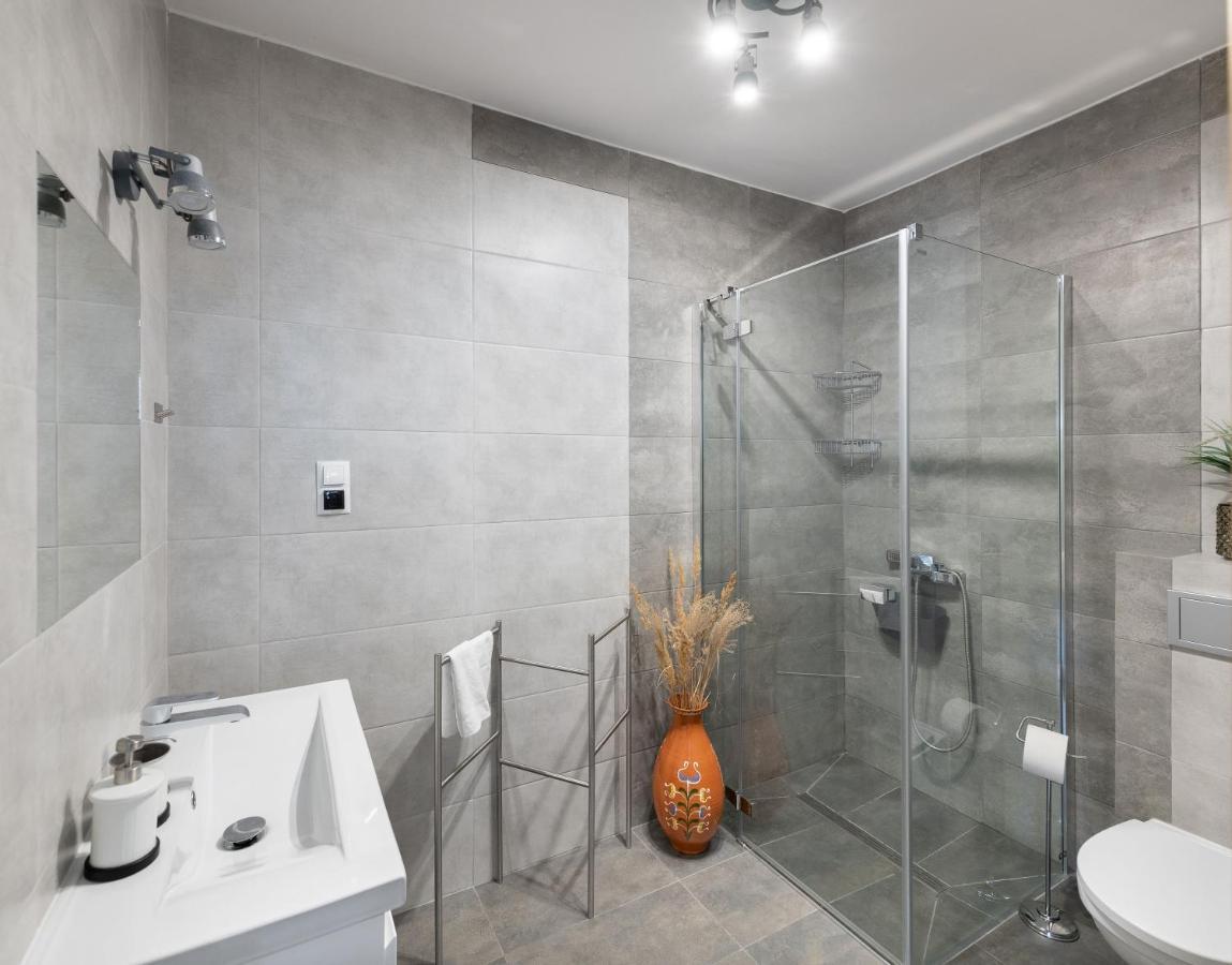 Dom Latarnika Apartment Jaroslawiec Bagian luar foto