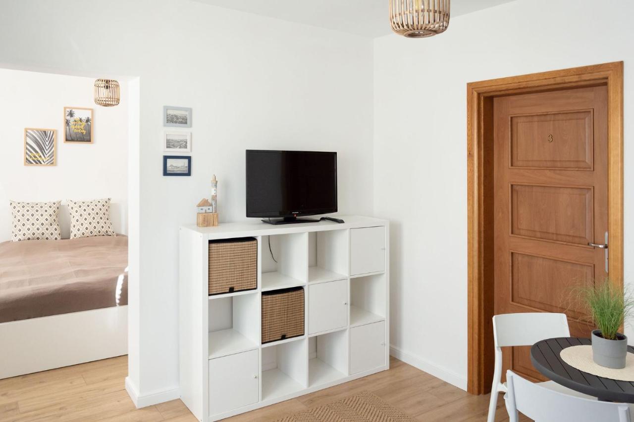 Dom Latarnika Apartment Jaroslawiec Bagian luar foto