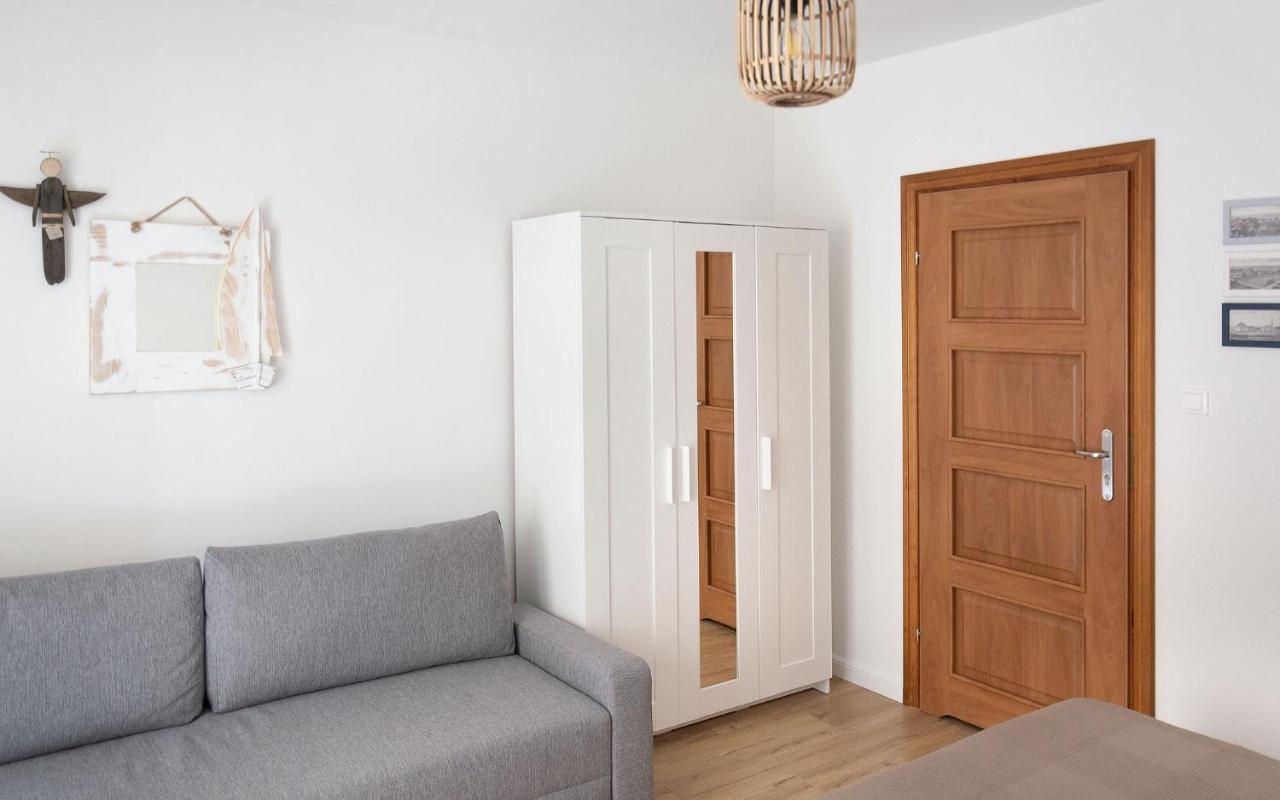 Dom Latarnika Apartment Jaroslawiec Bagian luar foto